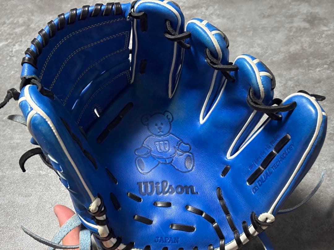 ウィルソン　軟式投手用グラブ　青