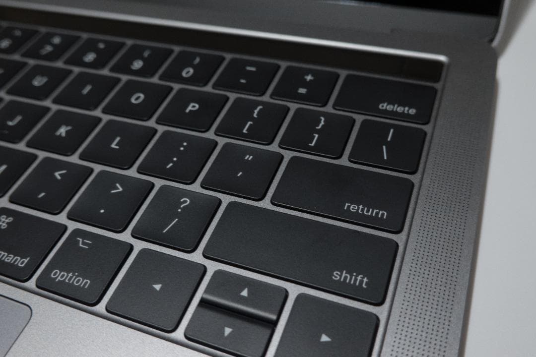 MacBook本体 MacbookPro 13inch i7/3.3GHz/16GB/512GB