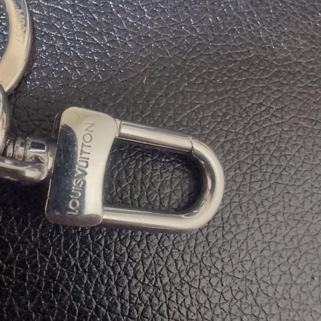 LOUIS VUITTON レザーキーホルダー グレー　美品