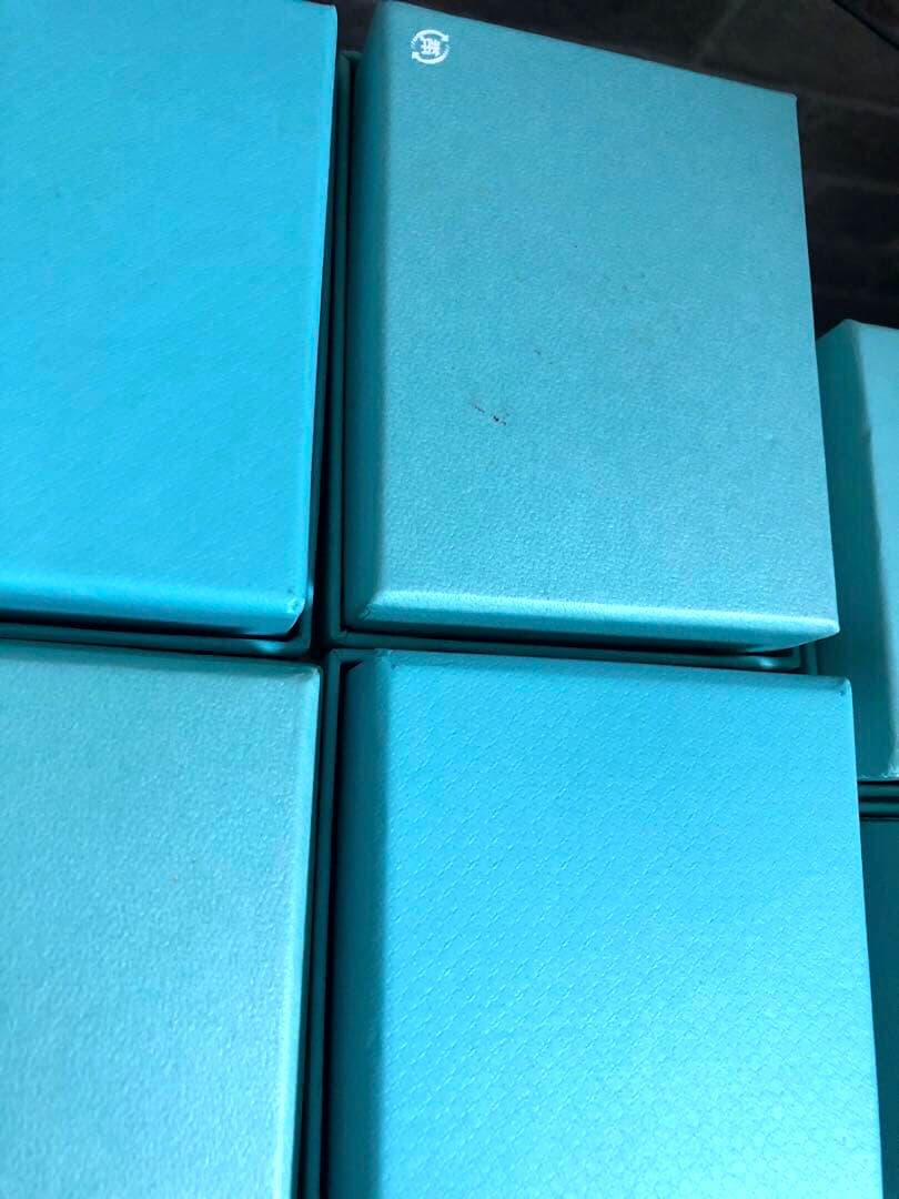 ESSENTIALS 様　ティファニー　ネックレス等アクセサリー箱　箱のみ