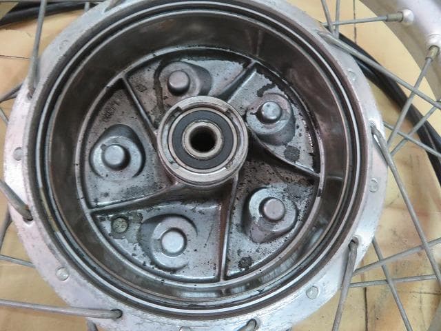 SR400ホイール前後