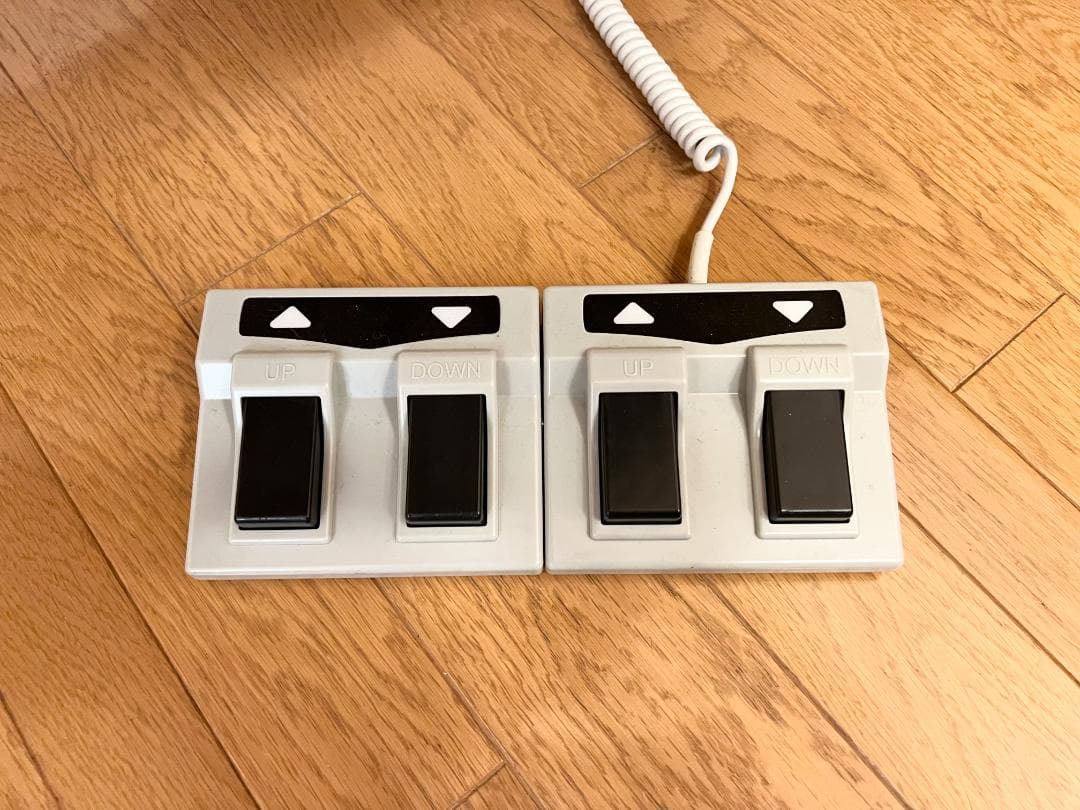 【美品・業務用】フォンタナ フィレンツェ 電動エステベッド 幅75cm｜送料込み