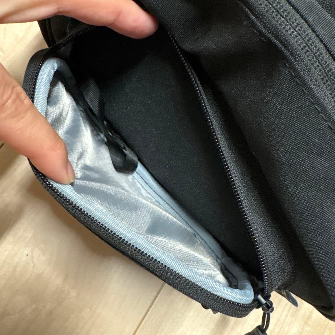 pomulu ポムル ヒップシートブラック