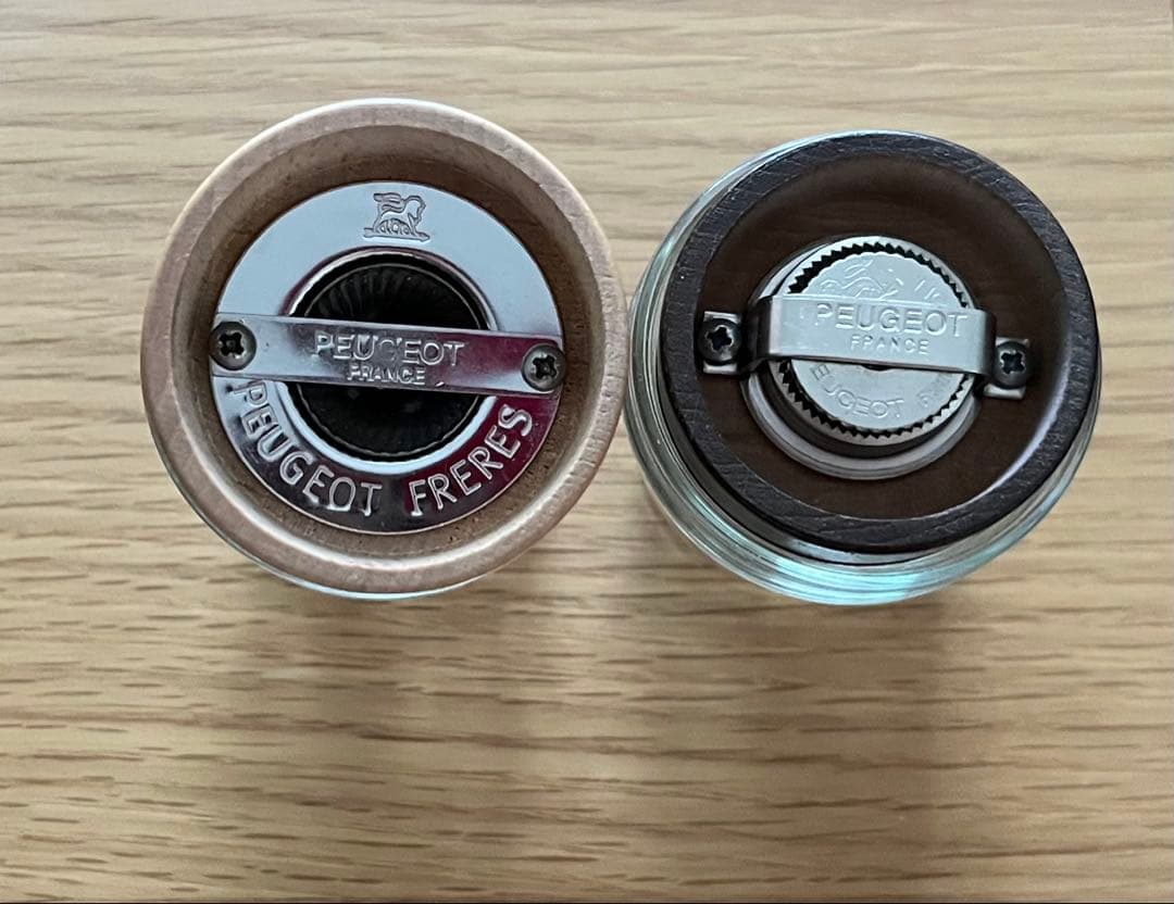 【新品未使用品】　PEUGEOT　プジョー　 木製ソルトミル　ペッパーミル