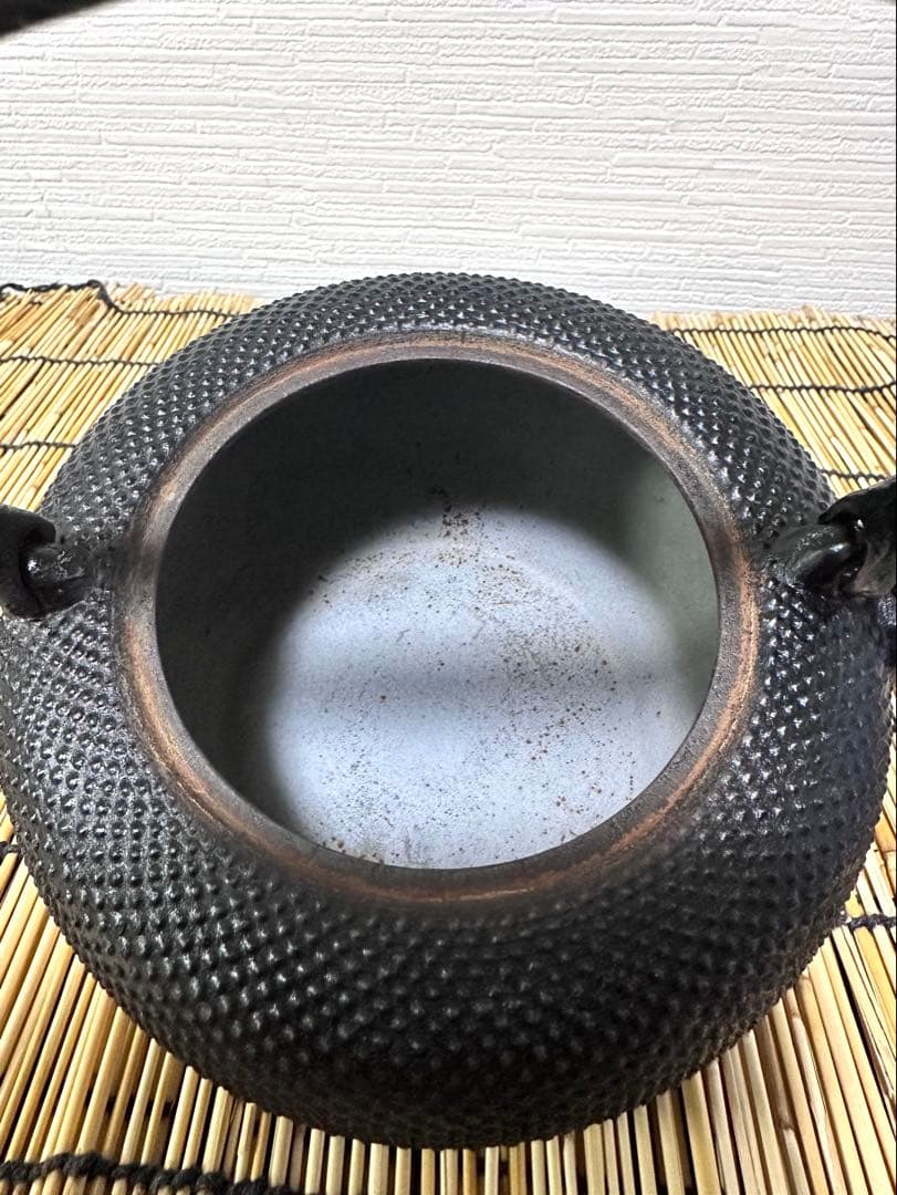 ＵＳＥＤ品 南部岩鋳造 １０型 丸平アラレ 南部鉄瓶　南部鉄器 鉄瓶
