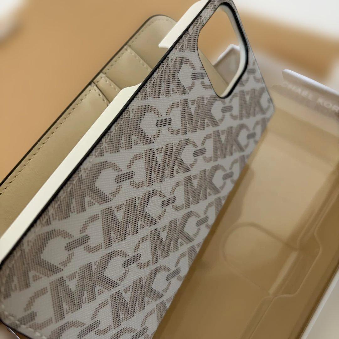 マイケルコース☆新品☆ FOLLIO 手帳型 iPhone 15ケース/バニラ