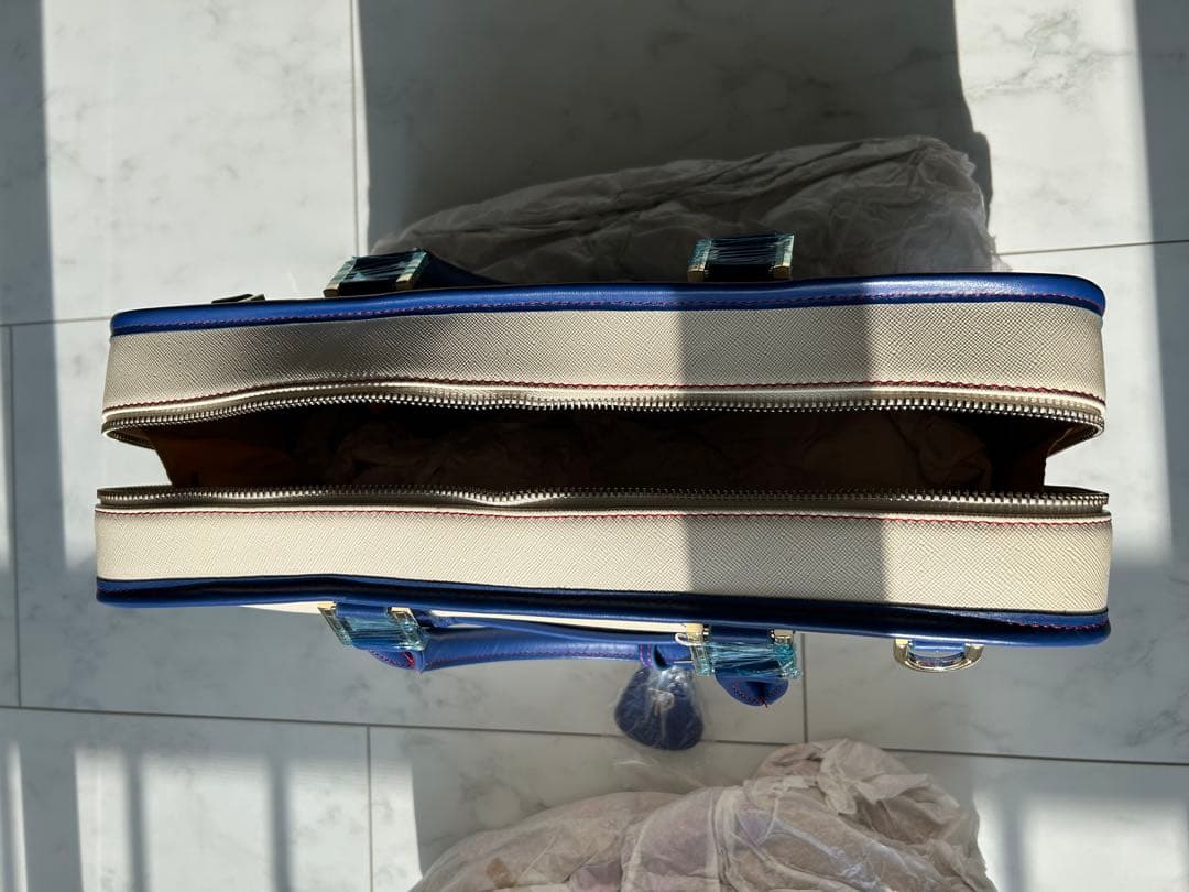 【Furbo design】フルボデザイン　ホワイトビジネスバッグ　新品未使用