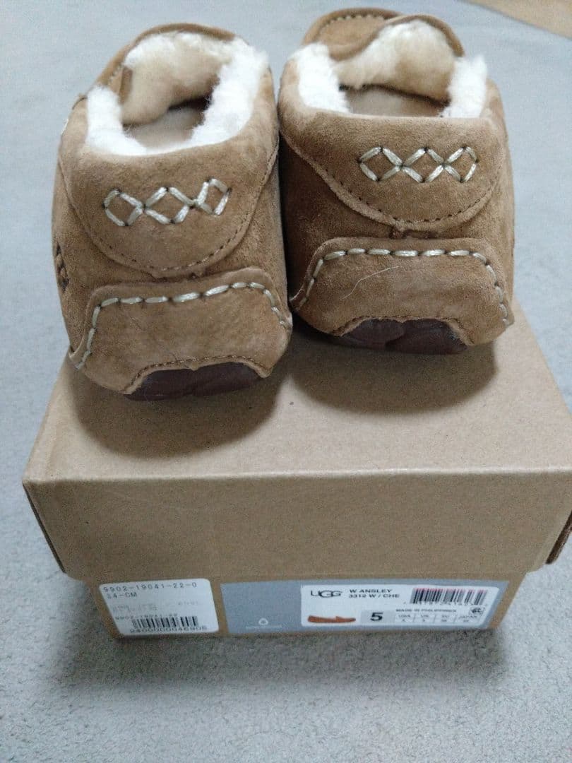 UGG モカシン size5【新品・未使用】