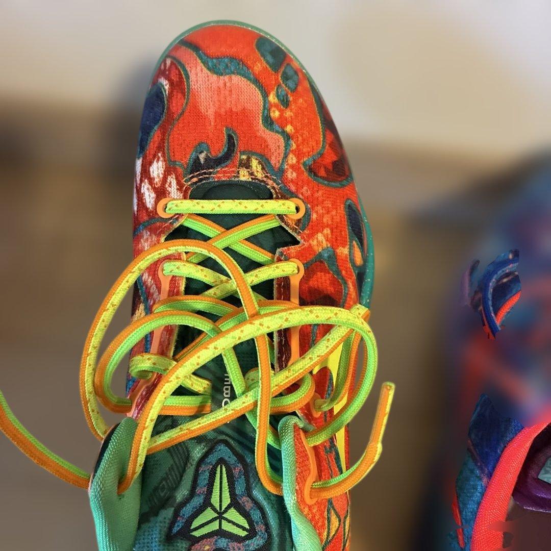 美品！コービー8 バッシュ　25.5センチ