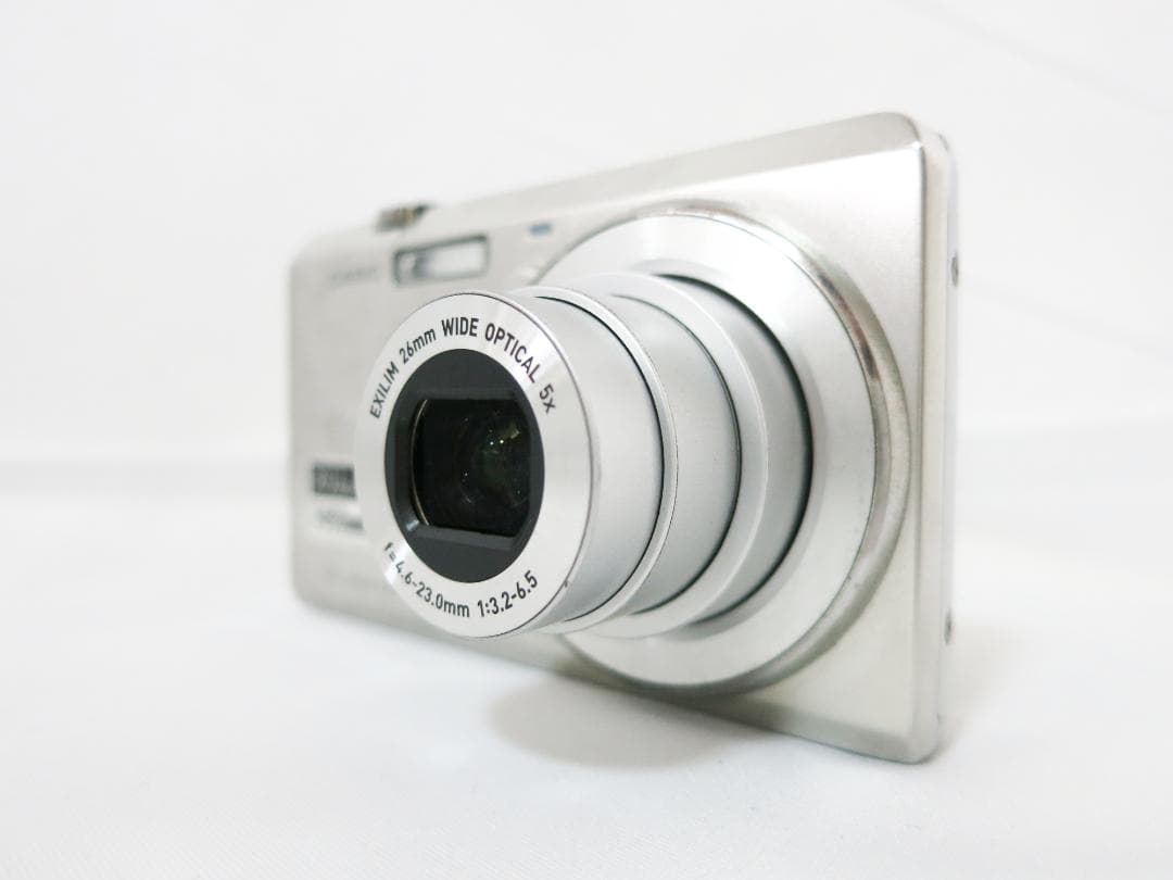 コンパクトデジタルカメラCASIO EXILIM EX-ZS10 シルバー