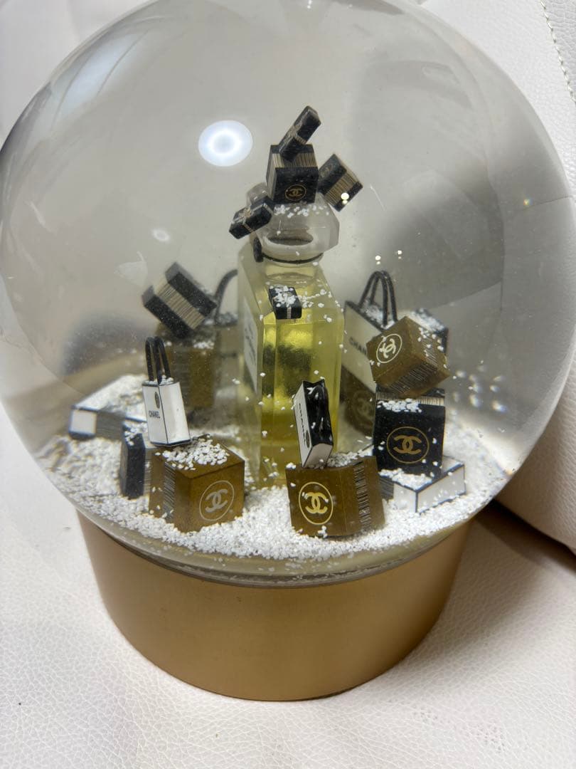 シャネル　電動ビッグスノードーム　ゴールド★ CHANEL ジャンク