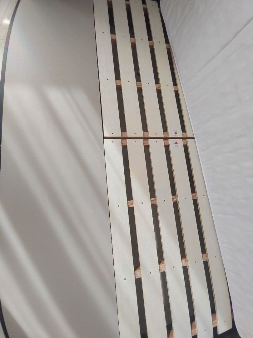 だーしーニトリ　シングルベッド　ライト付き　引き出し付き　(配送可)