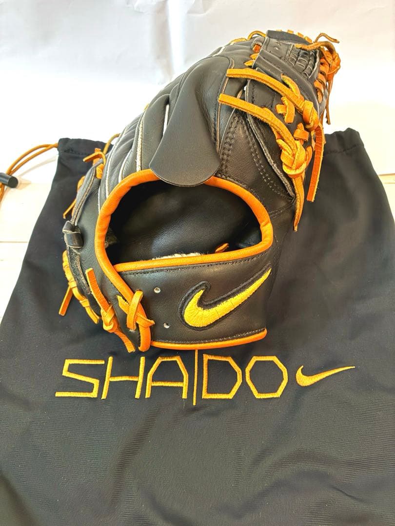 Nike 硬式野球グローブ 投手 ブラック/オレンジ