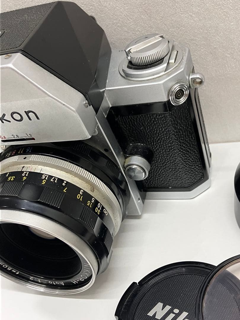 Nikon F 一眼レフカメラ Nikkor 50mmレンズ付き　【A566】