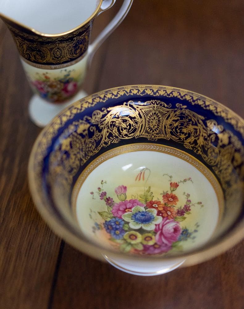 ロイヤルウースター クリーマーとシュガーボウル アーティストのサイン入り