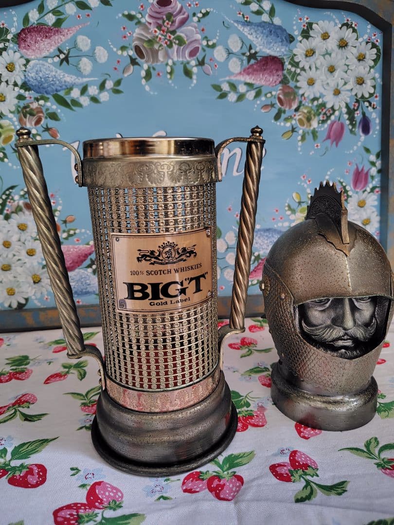 【昭和レトロ】ゴールドラベル　BIGT 　カブト　オルゴール付き　ボトルケース