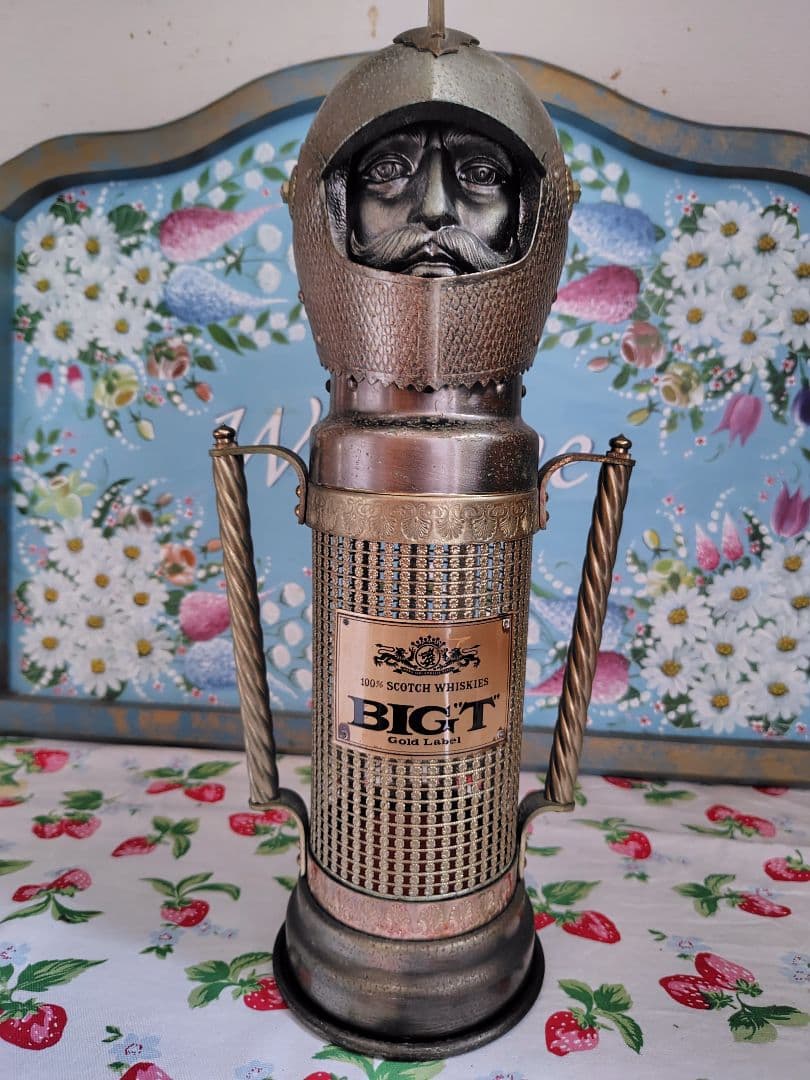 【昭和レトロ】ゴールドラベル　BIGT 　カブト　オルゴール付き　ボトルケース