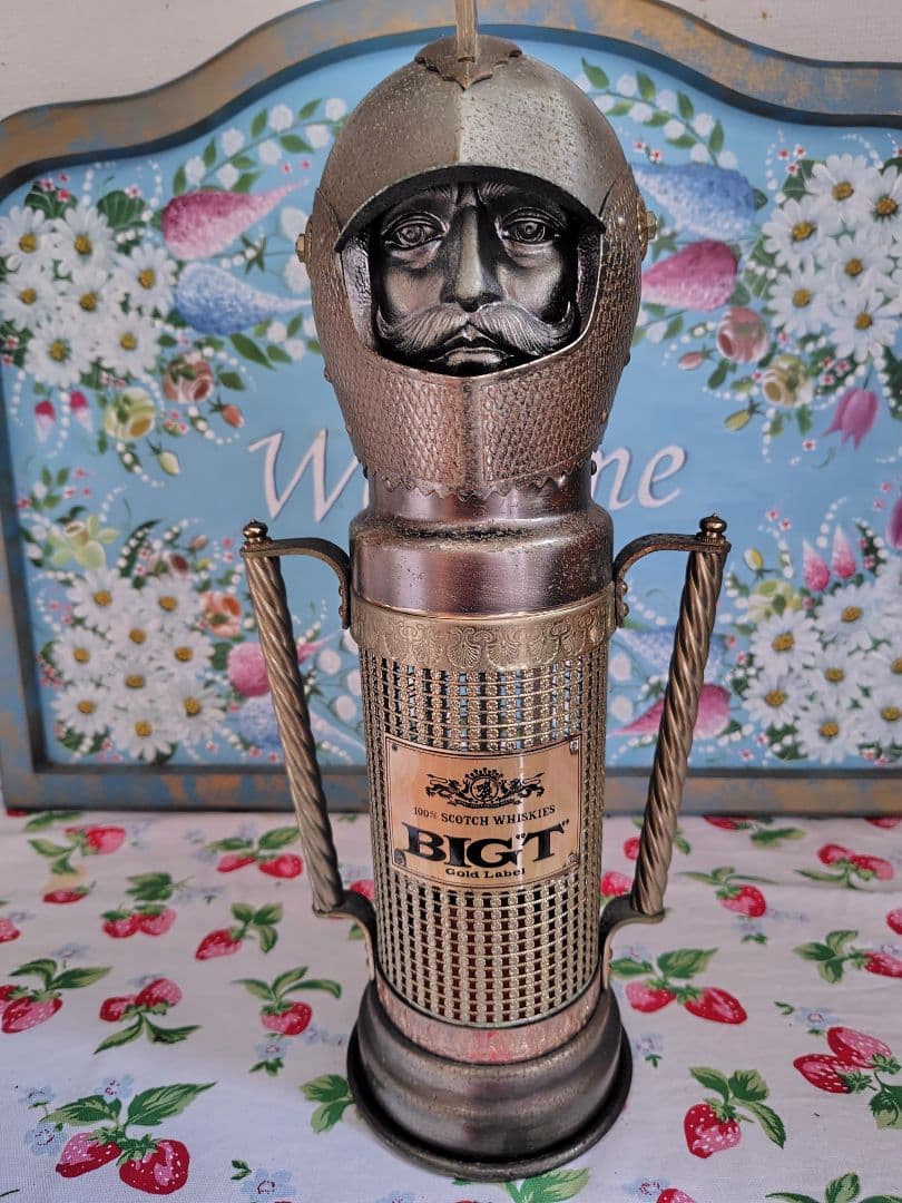 【昭和レトロ】ゴールドラベル　BIGT 　カブト　オルゴール付き　ボトルケース