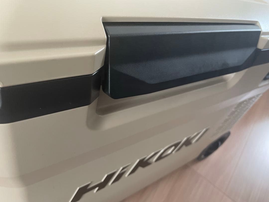 【美品】ハイコーキ　コードレス冷温庫UL18DBA