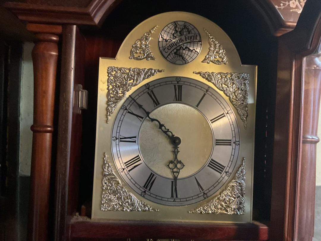 Tempus Fugit（テンパス・フジット）社製　柱時計