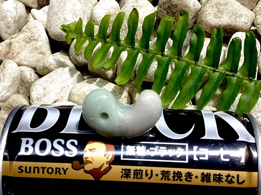 ✳幸運導く**糸魚川翡翠 勾玉　吉祥開運　本物の守護石をお身近に　鑑別書取得品‼️