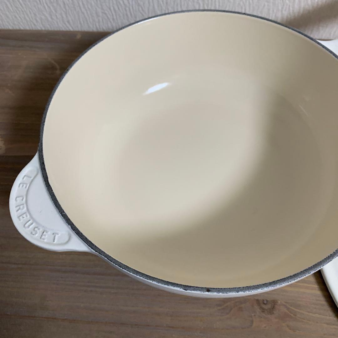 【限定レア】ル・クルーゼ　フラワーレリーフソーシエフライパン　片手鍋　蓋つきなべ