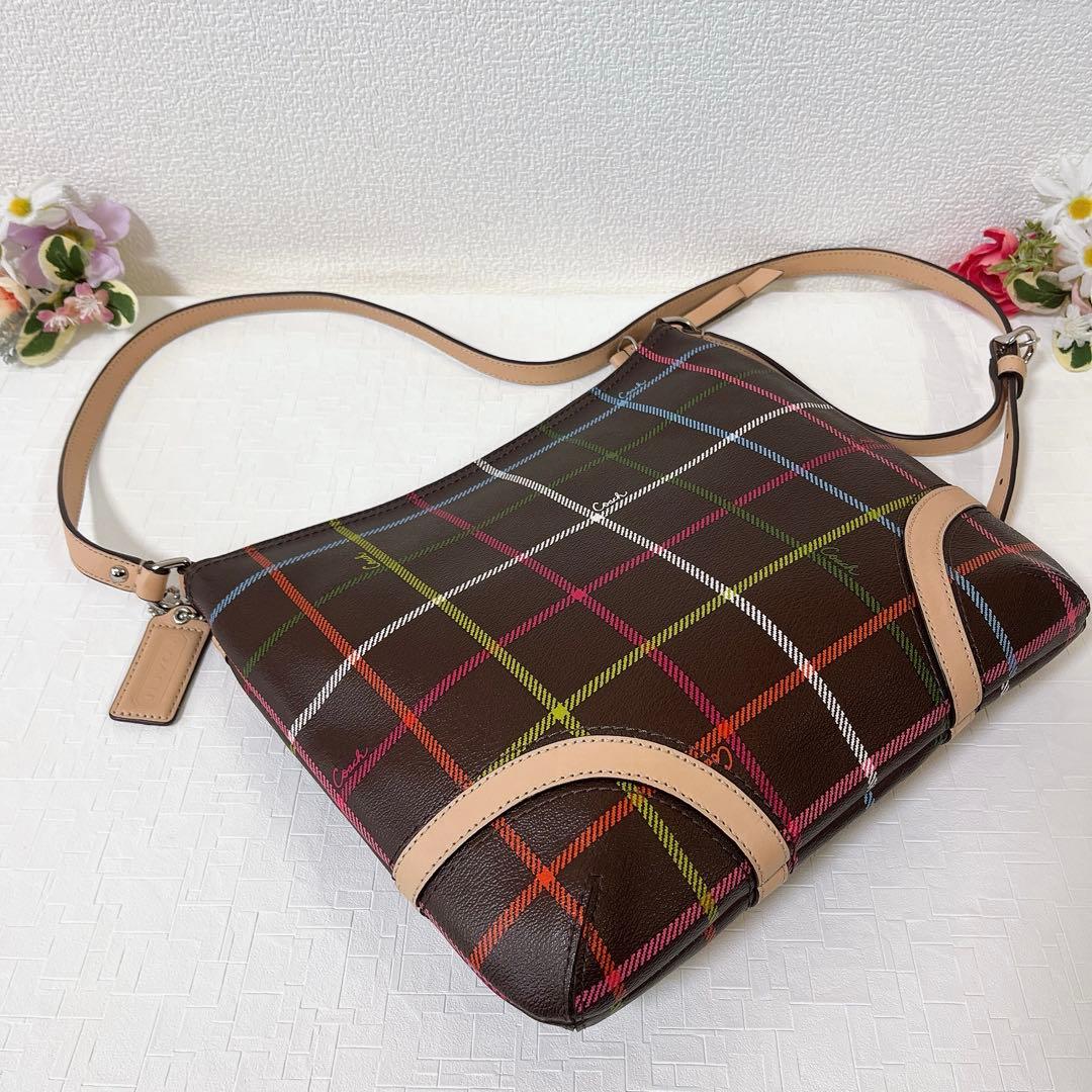 極美品★COACH コーチ ショルダーバッグ 斜め掛け PVC×レザー チャーム