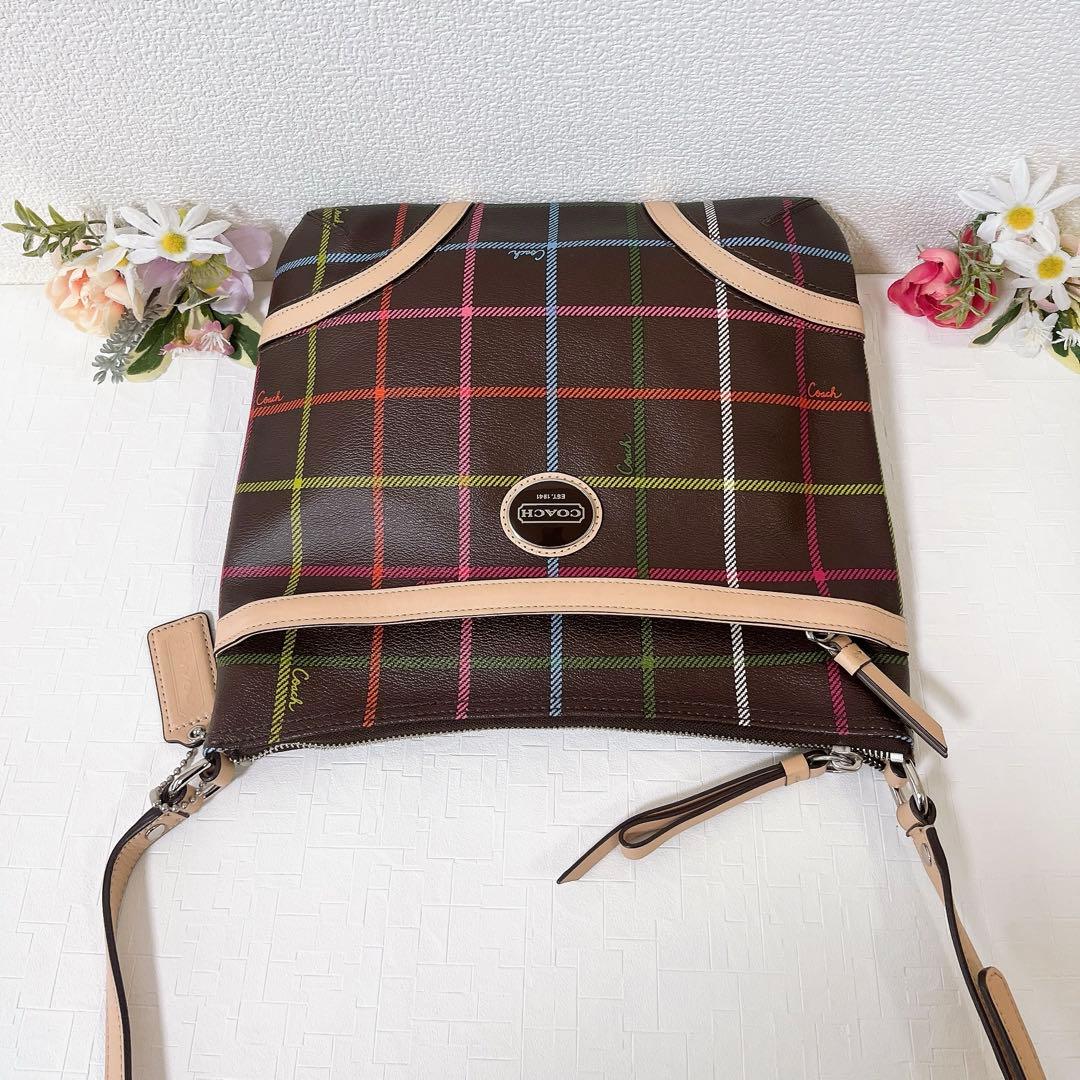 極美品★COACH コーチ ショルダーバッグ 斜め掛け PVC×レザー チャーム