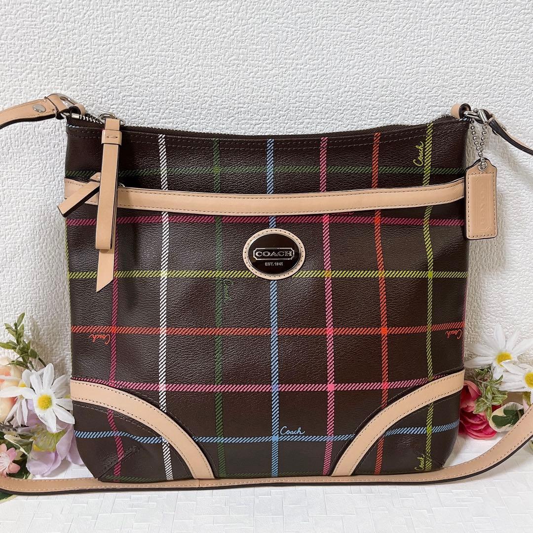 極美品★COACH コーチ ショルダーバッグ 斜め掛け PVC×レザー チャーム