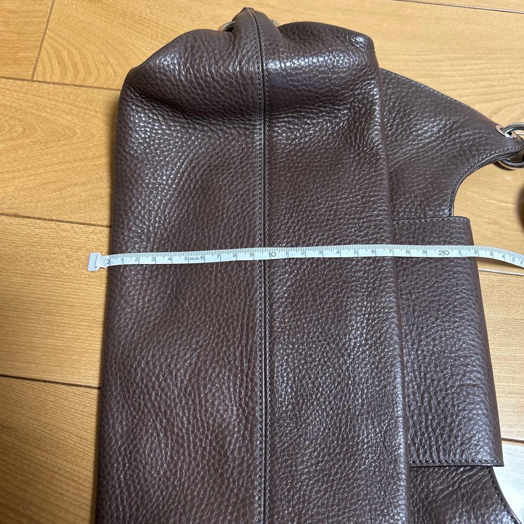 サルバトーレフェラガモ　ブラウン　ショルダーバッグ