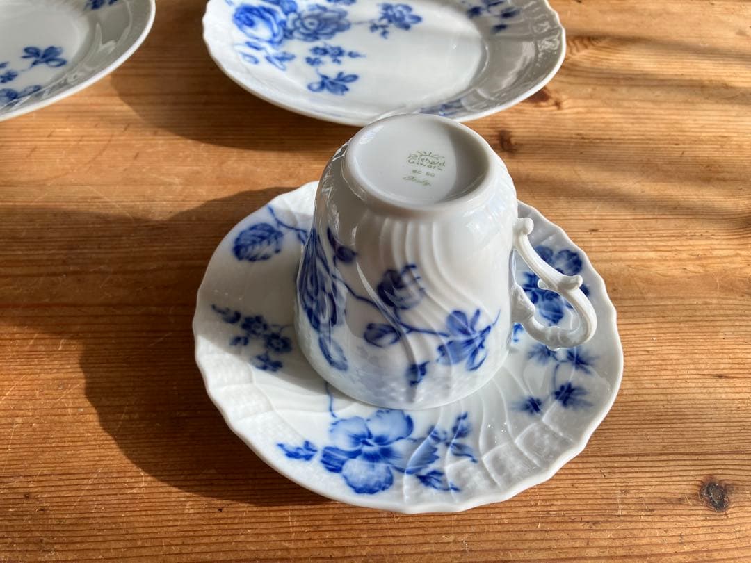 ジノリ　ベッキオブルーローズ　コーヒーカップアンドソーサー、デザートプレート×2