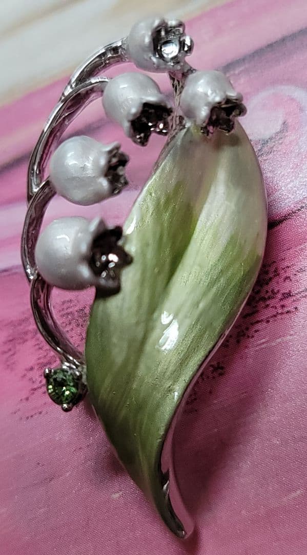 新品　ヴァンドームブティック　ブローチ すずらん　ブローチ　スズラン