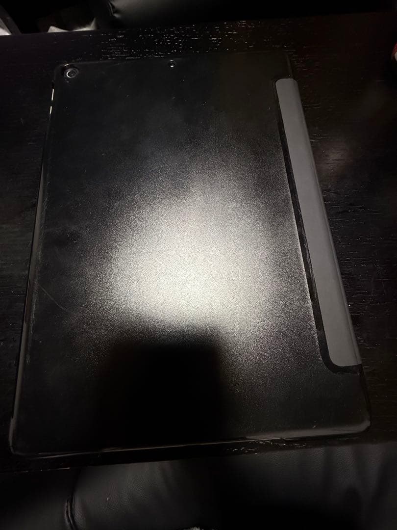 Apple iPad 第6世代 シルバー 32GB本体+ケース付き