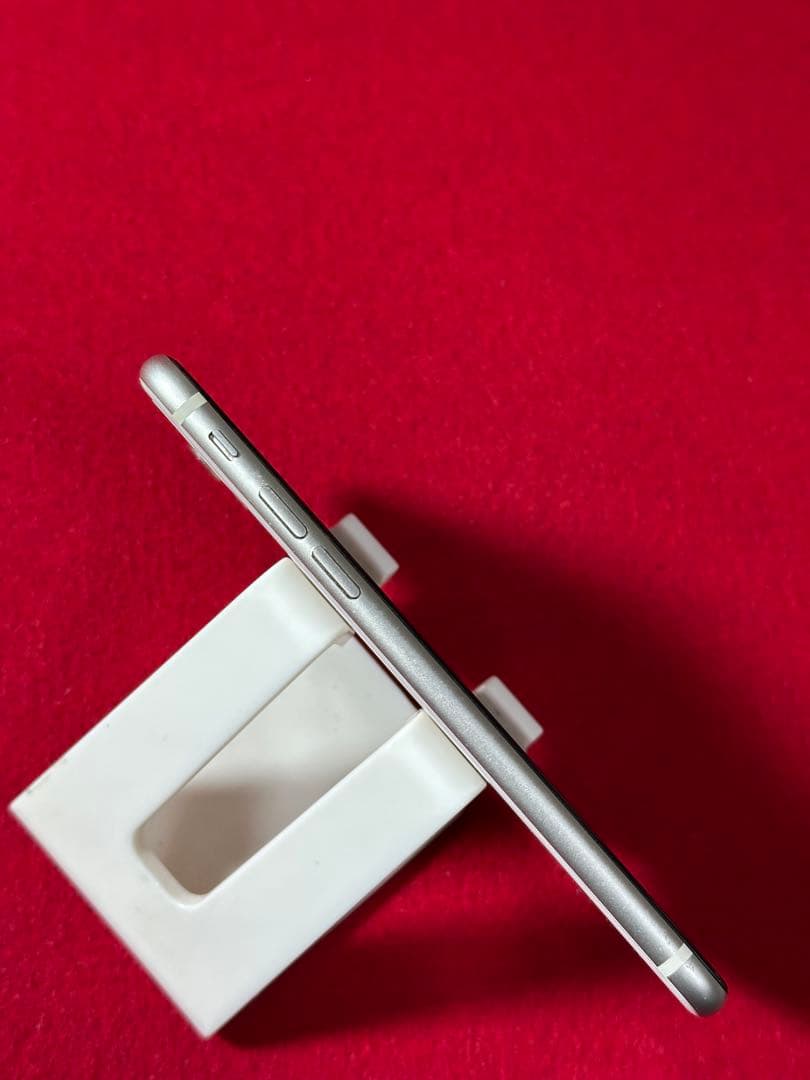 【9320】iPhone SE3第3世代スターライト 64GB simフリー