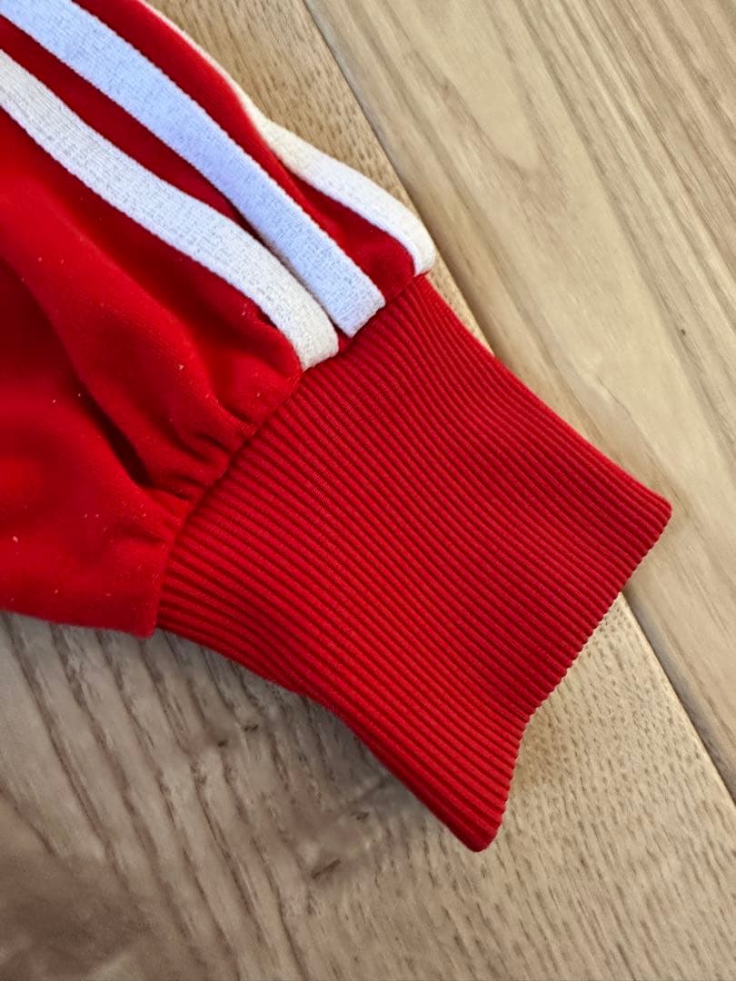 激レア アディダス　リバプールFC　ロゴ刺繍　トラックジャケット　ジャージ