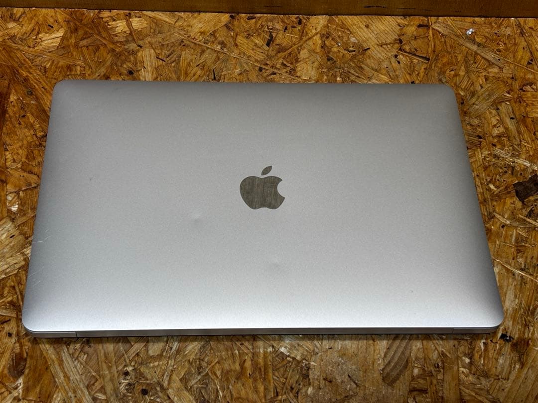 Mac book Air A1932 初期化済み 動作品