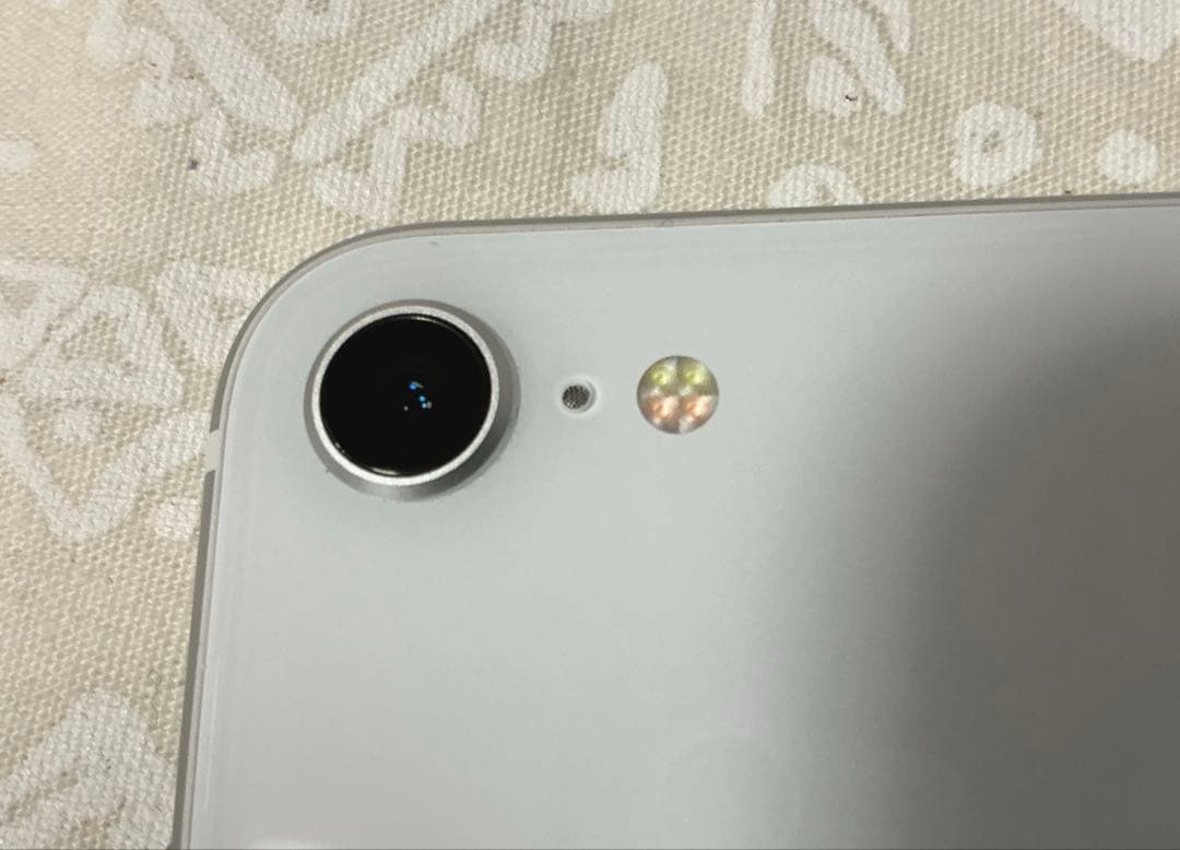 iPhone SE 2 ホワイト128GB