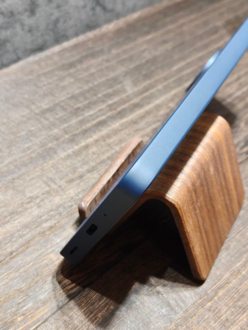 新品同様品 AQUOS wish4 A403SH SIMフリー スマホ