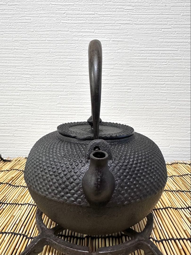未使用品コンディション　南部釜師造　天明形１２型アラレ 鉄瓶 南部鉄瓶 南部鉄器