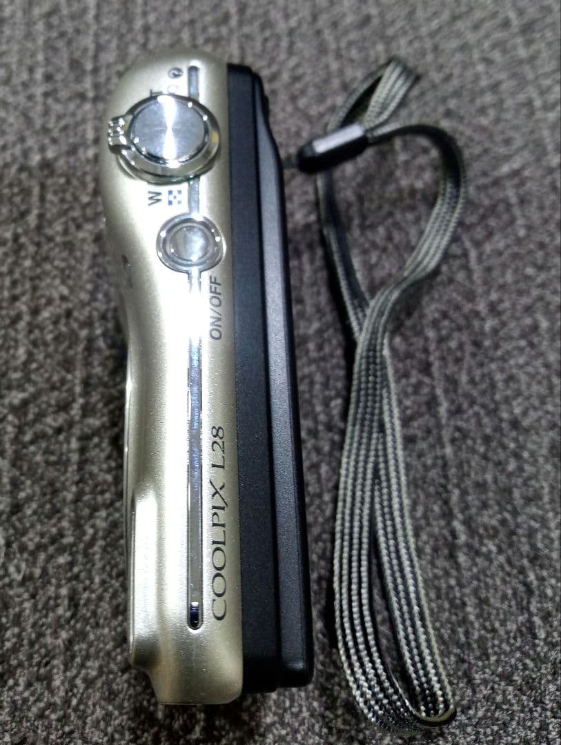 Nikon　COOLPIX L28　コンパクトデジタルカメラ　SDカードポーチ付