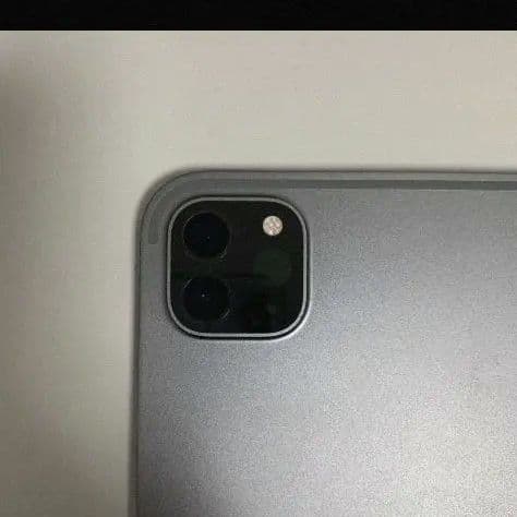 iPad Pro 11インチ 第4世代 256gb M2＋カバー付き　リン