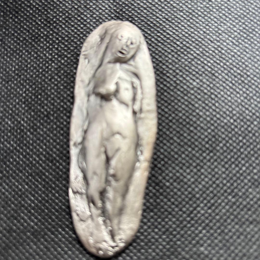 彫刻家　掛井五郎　ブローチ