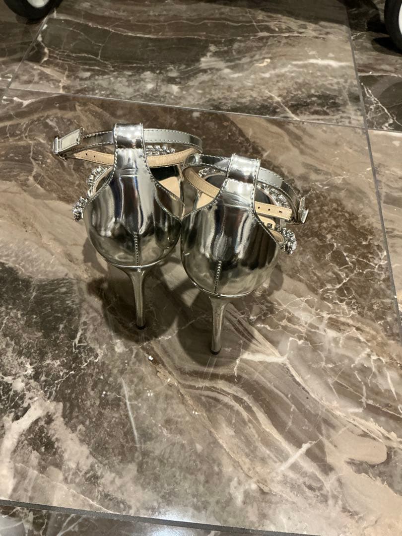 美品　Jimmy Choo シルバーサンダル 35