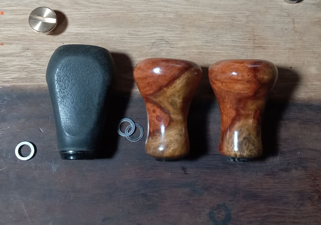 花梨ノブ　シマノ　NSクラフト ハンドルノブ　リール　パーツ　リールノブ　紅白