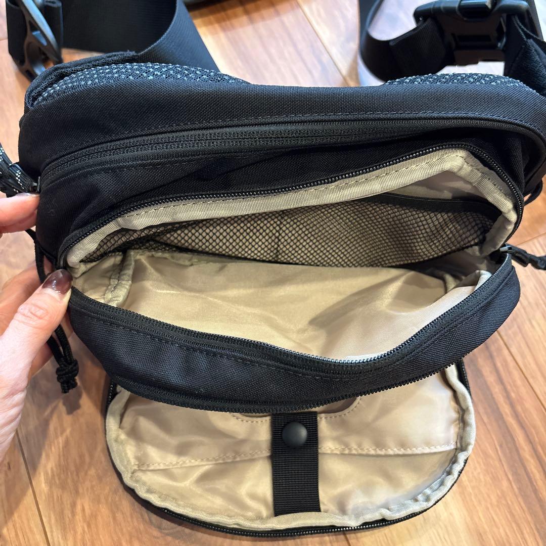 Hugoo ブラック ヒップシートバッグ