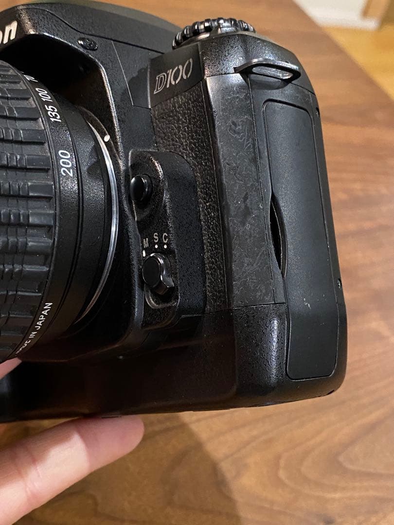 Nikon D100 デジタル一眼レフ　タムロン　18-200 動作品