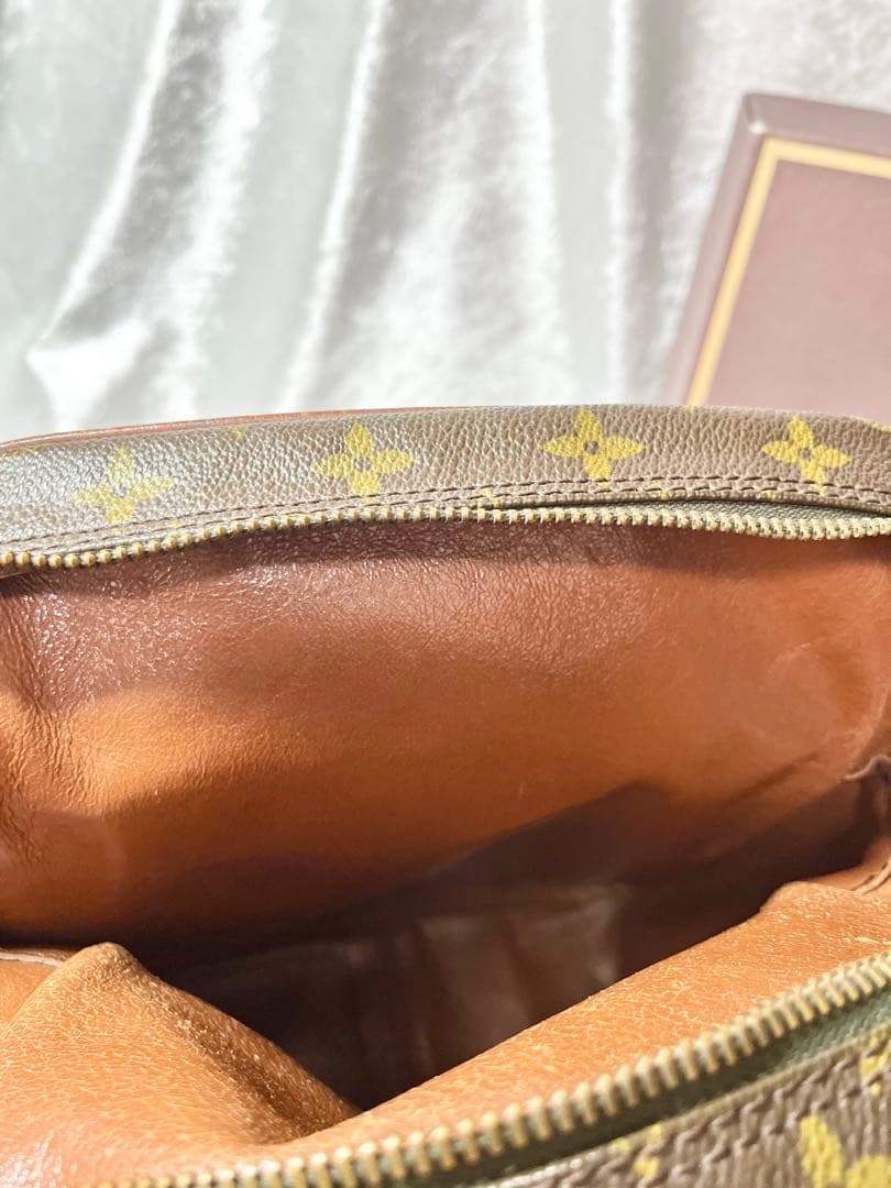 ルイヴィトン　ヴィンテージ 旧ダヌーブショルダーバッグ モノグラム 箱付き