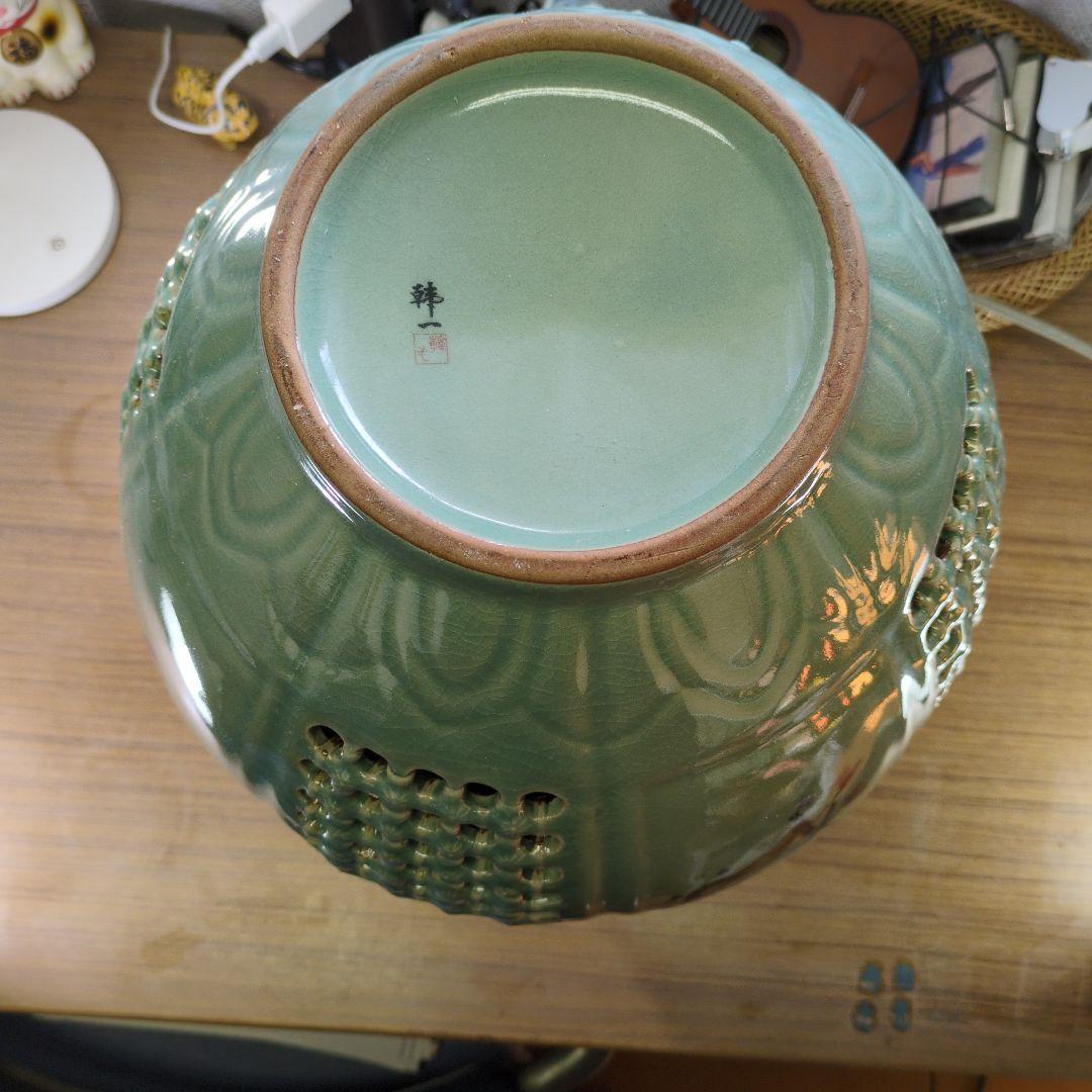 緑色 陶器 花瓶 象の持ち手 直径33cmX高さ4+cm 上部裏側少しかけ有り