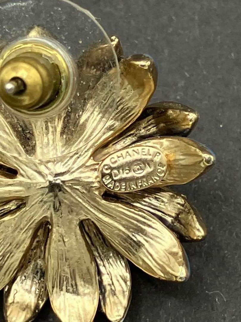 takashi さま専用！CHANEL 花デザイン ピアス　片耳