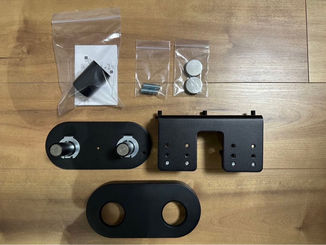 ハーマンミラー　CBS Flo Dual Clamp Black